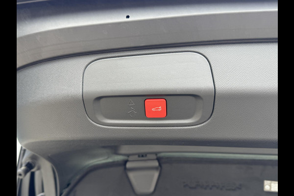 Peugeot e-408 GT Avantage 58 kWh | Warmtepomp | Pano | Massage | Stoelverw | 360 camera