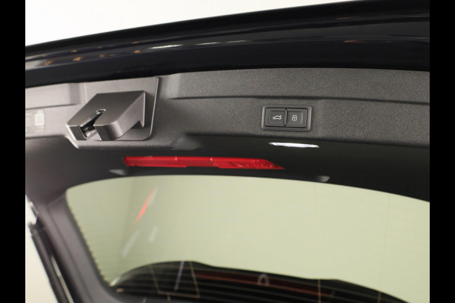 Audi A6 Avant Avant S edition e-hybrid 299 pk | Exterieurpakket zwart | S-interieur sportstoelen | Tech plus | Elektrisch instelbare voorstoelen |
