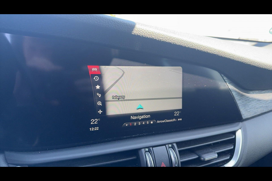 Alfa Romeo Giulia 2.0T 200pk | Trekhaak | 1.600kg Trekgewicht | Navigatie