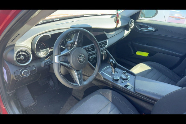 Alfa Romeo Giulia 2.0T 200pk | Trekhaak | 1.600kg Trekgewicht | Navigatie