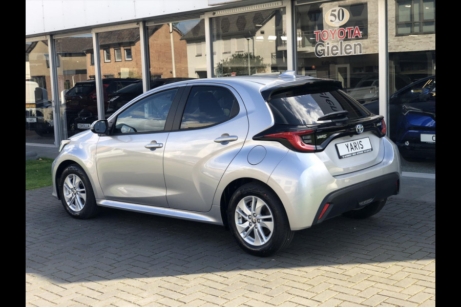 Toyota Yaris 1.5 Hybrid Dynamic Plus | Trekhaak, Dodehoekherkenning, Parkeersensoren, LED, Stoelverwarming