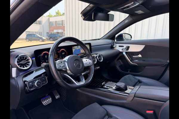 Mercedes-Benz CLA-Klasse 200 AMG|Pano|Ambient Lights|Night|Memory|Camera|Keyless|