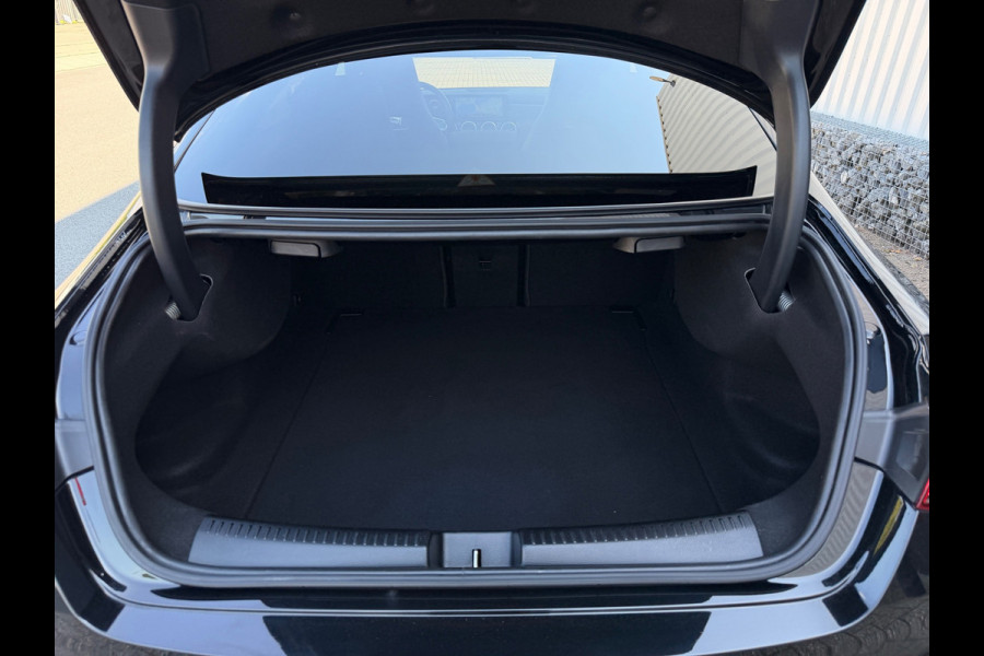 Mercedes-Benz CLA-Klasse 200 AMG|Pano|Ambient Lights|Night|Memory|Camera|Keyless|