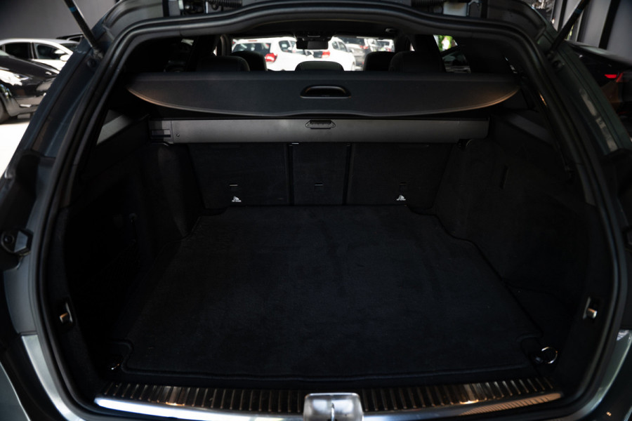 Mercedes-Benz C-Klasse Estate 180 AMG Pano Leer Camera Navi LED PTS Elekt. achterklep Elektr. trekhaak LM velgen BTW auto!
