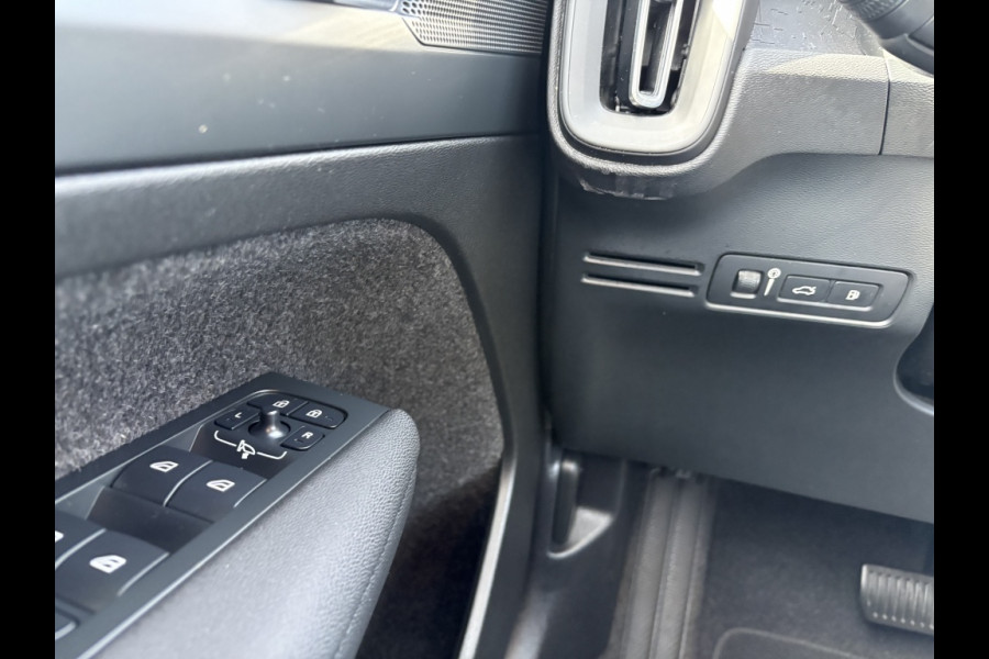 Volvo XC40 1.5 T4 Plug-in PHEV hybrid | Facelift | Parkeerpakket