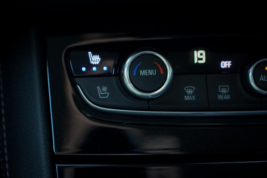 Opel Grandland X 1.2 Turbo Business Executive / Leder / Trekhaak / Stoelverwarming+ventilatie / Riem Vervangen
