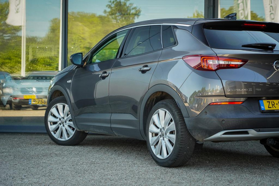 Opel Grandland X 1.2 Turbo Business Executive / Leder / Trekhaak / Stoelverwarming+ventilatie / Riem Vervangen