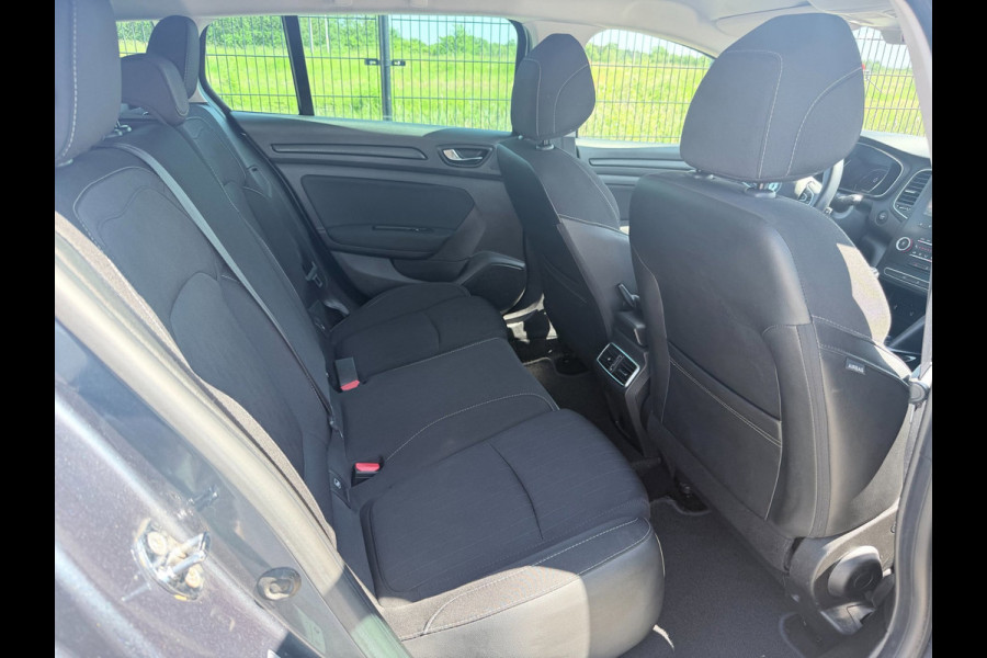 Renault Mégane Estate 1.3 TCe Limited | NAV | CarPlay| NAVI | Cruise Control |