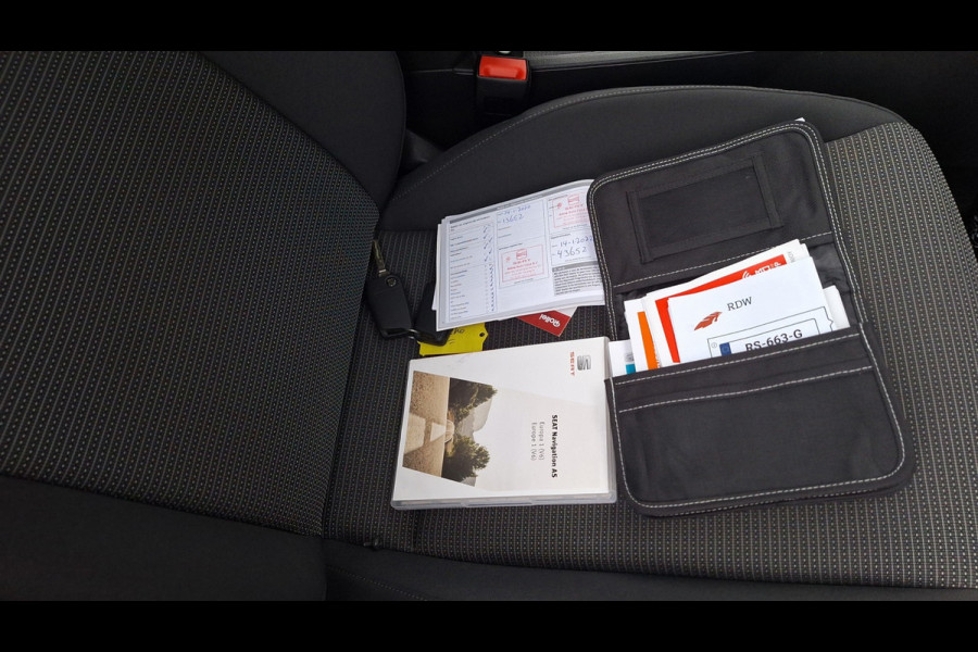 Seat Leon ST 1.0 EcoTSI Style Business Intense/Navigatie/Pdc V/A/Lm Velgen/50 Dkm