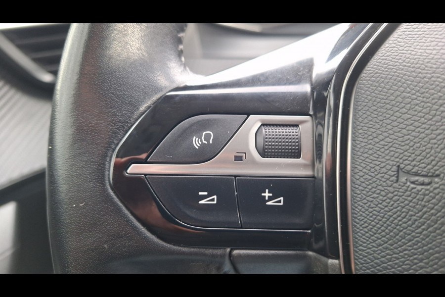 Peugeot 2008 1.2 PureTech Active /Wit Metalic/Navigatie/Pdc A/Cruise/
