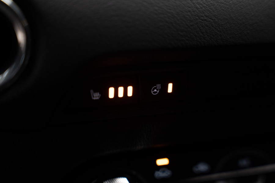Mazda CX-5 2.0 SkyActiv-G 165 HUD Navi Camera PDC Stuurverw. Stoelverwarming Climate C. Cruise C. Afneembaar trekhaak LM velgen