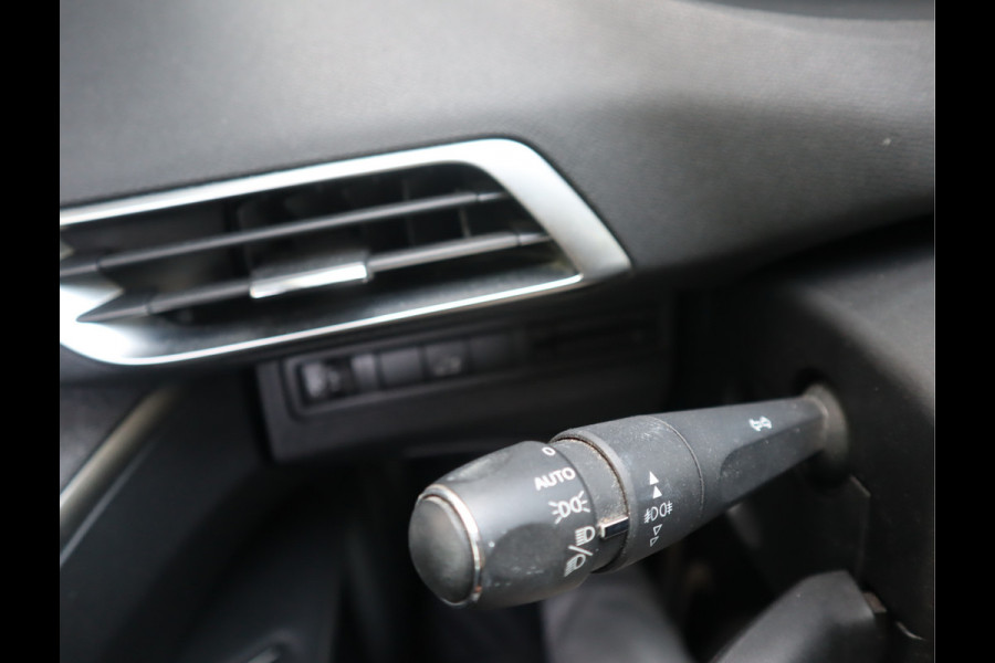 Peugeot 3008 1.2 PureTech Blue Lease Premium Airco / Navi / Trekh / Elekramen / All-season banden / Export