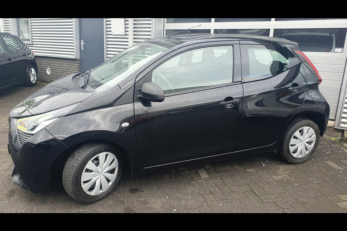 Toyota Aygo 1.0 VVT-i x-fun