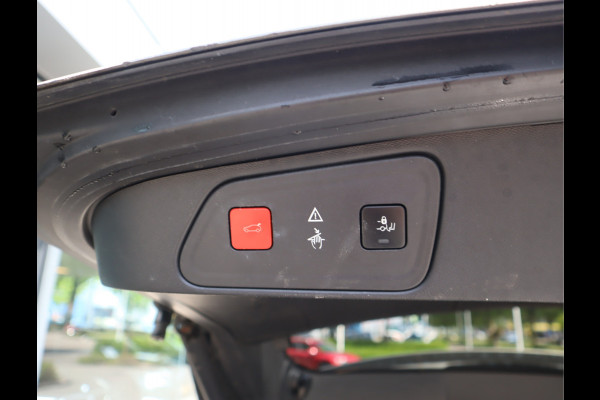 Peugeot 3008 1.2 PureTech Blue Lease Premium Airco / Navi / Trekh / Elekramen / All-season banden / Export