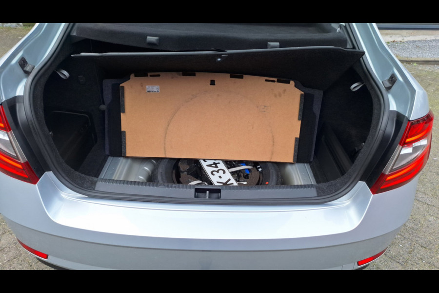 Škoda Octavia 1.5 TSI Sty Bus Automaat/Navigatie/Led/Cruise/Pdc V/A/Enz