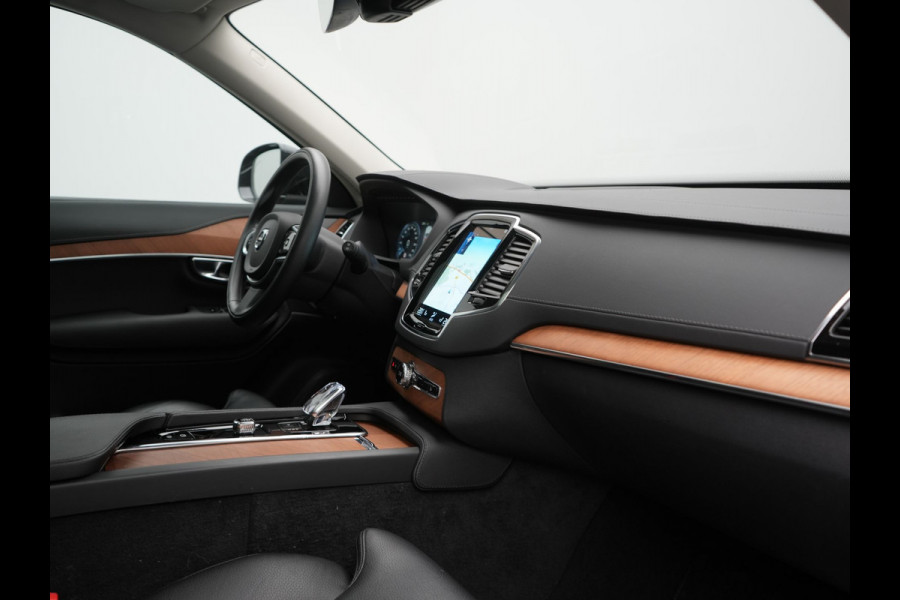 Volvo XC90 T8 Recharge AWD Plus Bright 7 Persoons LONG RANGE PHEV 455pk Dealer O.H. | Panodak | Adaptive Cruise | 360 Camera | Harman / Kardon | Lederen Sportstoelen Memory & Verwarmd | Keyless | Blis | Stuur Verwarmd | Apple Carplay | Navigatie | DAB | Plug In Hybrid |