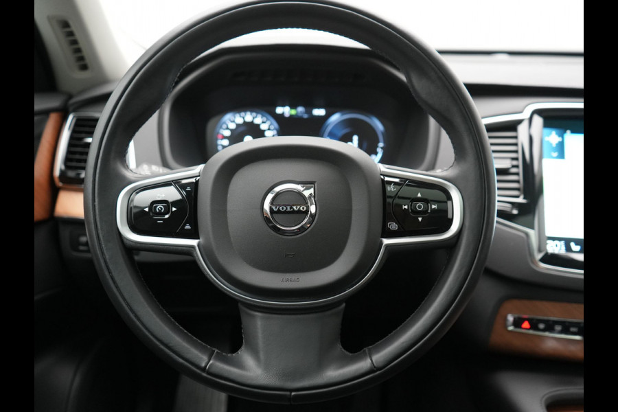 Volvo XC90 T8 Recharge AWD Plus Bright 7 Persoons LONG RANGE PHEV 455pk Dealer O.H. | Panodak | Adaptive Cruise | 360 Camera | Harman / Kardon | Lederen Sportstoelen Memory & Verwarmd | Keyless | Blis | Stuur Verwarmd | Apple Carplay | Navigatie | DAB | Plug In Hybrid |
