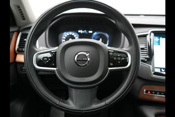 Volvo XC90 T8 Recharge AWD Plus Bright 7 Persoons LONG RANGE PHEV 455pk Dealer O.H. | Panodak | Adaptive Cruise | 360 Camera | Harman / Kardon | Lederen Sportstoelen Memory & Verwarmd | Keyless | Blis | Stuur Verwarmd | Apple Carplay | Navigatie | DAB | Plug In Hybrid |