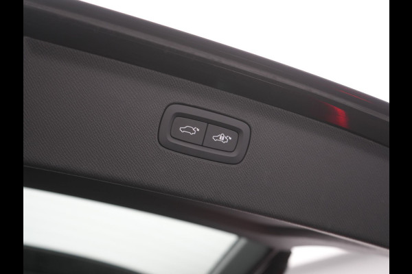 Volvo XC90 T8 Recharge AWD Plus Bright 7 Persoons LONG RANGE PHEV 455pk Dealer O.H. | Panodak | Adaptive Cruise | 360 Camera | Harman / Kardon | Lederen Sportstoelen Memory & Verwarmd | Keyless | Blis | Stuur Verwarmd | Apple Carplay | Navigatie | DAB | Plug In Hybrid |
