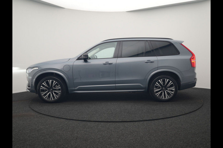 Volvo XC90 T8 Recharge AWD Plus Dark 7 Persoons LONG RANGE PHEV 455pk Dealer O.H. | Trekhaak Af Fabriek | Luchtvering | Adaptive Cruise | 360 Camera | Harman / Kardon | Lederen Sportstoelen Memory & Ventilatie | Keyless | Blis | Google Assistent | Stuur & Stoelen Verwarmd  | Plug In Hybrid |