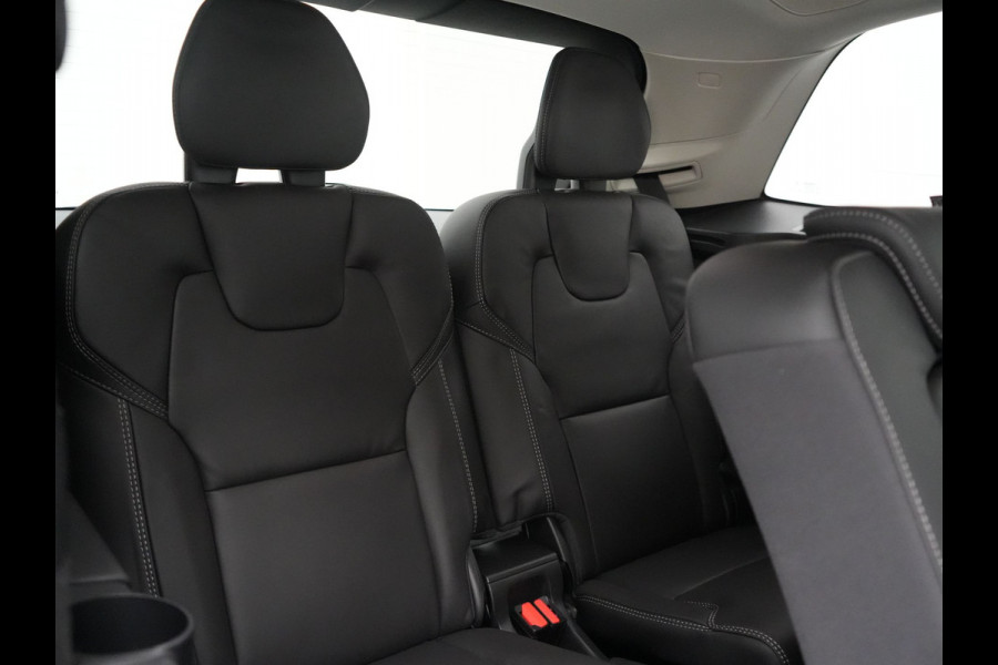 Volvo XC90 T8 Recharge AWD Plus Dark 7 Persoons LONG RANGE PHEV 455pk Dealer O.H. | Trekhaak Af Fabriek | Luchtvering | Adaptive Cruise | 360 Camera | Harman / Kardon | Lederen Sportstoelen Memory & Ventilatie | Keyless | Blis | Google Assistent | Stuur & Stoelen Verwarmd  | Plug In Hybrid |