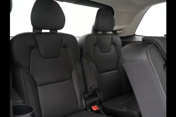 Volvo XC90 T8 Recharge AWD Plus Dark 7 Persoons LONG RANGE PHEV 455pk Dealer O.H. | Trekhaak Af Fabriek | Luchtvering | Adaptive Cruise | 360 Camera | Harman / Kardon | Lederen Sportstoelen Memory & Ventilatie | Keyless | Blis | Google Assistent | Stuur & Stoelen Verwarmd  | Plug In Hybrid |