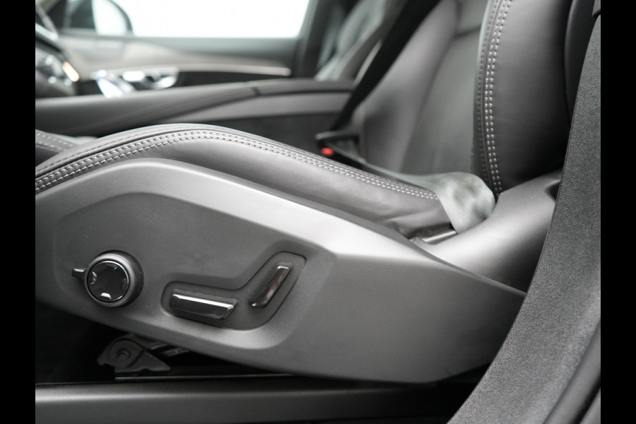 Volvo XC90 T8 Recharge AWD Plus Dark 7 Persoons LONG RANGE PHEV 455pk Dealer O.H. | Trekhaak Af Fabriek | Luchtvering | Adaptive Cruise | 360 Camera | Harman / Kardon | Lederen Sportstoelen Memory & Ventilatie | Keyless | Blis | Google Assistent | Stuur & Stoelen Verwarmd  | Plug In Hybrid |