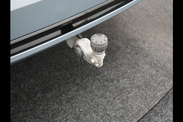 Volvo XC90 T8 Recharge AWD Plus Dark 7 Persoons LONG RANGE PHEV 455pk Dealer O.H. | Trekhaak Af Fabriek | Luchtvering | Adaptive Cruise | 360 Camera | Harman / Kardon | Lederen Sportstoelen Memory & Ventilatie | Keyless | Blis | Google Assistent | Stuur & Stoelen Verwarmd  | Plug In Hybrid |