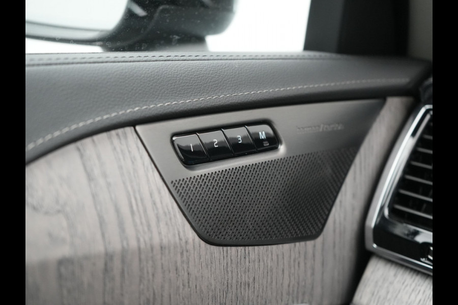 Volvo XC90 T8 Recharge AWD Plus Dark 7 Persoons LONG RANGE PHEV 455pk Dealer O.H. | Trekhaak Af Fabriek | Luchtvering | Adaptive Cruise | 360 Camera | Harman / Kardon | Lederen Sportstoelen Memory & Ventilatie | Keyless | Blis | Google Assistent | Stuur & Stoelen Verwarmd  | Plug In Hybrid |