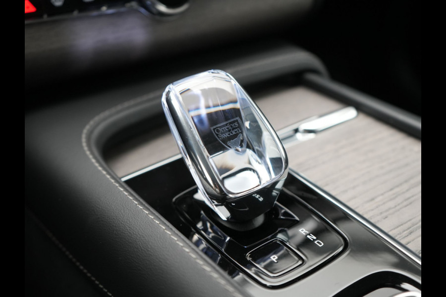 Volvo XC90 T8 Recharge AWD Plus Dark 7 Persoons LONG RANGE PHEV 455pk Dealer O.H. | Trekhaak Af Fabriek | Luchtvering | Adaptive Cruise | 360 Camera | Harman / Kardon | Lederen Sportstoelen Memory & Ventilatie | Keyless | Blis | Google Assistent | Stuur & Stoelen Verwarmd  | Plug In Hybrid |