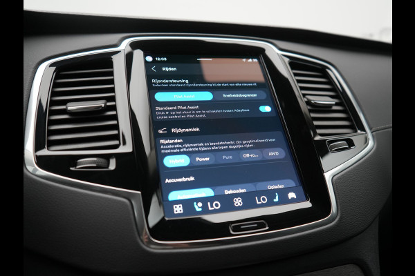 Volvo XC90 T8 Recharge AWD Plus Dark 7 Persoons LONG RANGE PHEV 455pk Dealer O.H. | Trekhaak Af Fabriek | Luchtvering | Adaptive Cruise | 360 Camera | Harman / Kardon | Lederen Sportstoelen Memory & Ventilatie | Keyless | Blis | Google Assistent | Stuur & Stoelen Verwarmd  | Plug In Hybrid |