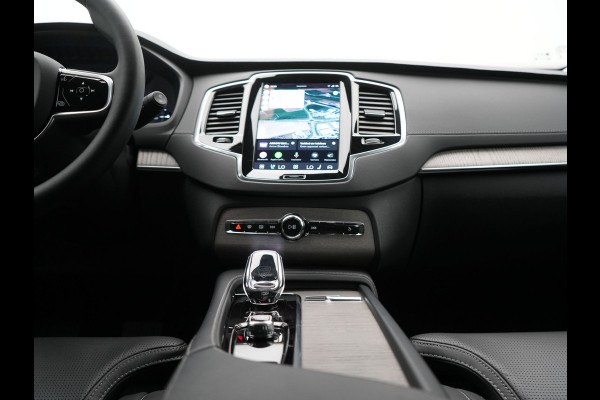 Volvo XC90 T8 Recharge AWD Plus Dark 7 Persoons LONG RANGE PHEV 455pk Dealer O.H. | Trekhaak Af Fabriek | Luchtvering | Adaptive Cruise | 360 Camera | Harman / Kardon | Lederen Sportstoelen Memory & Ventilatie | Keyless | Blis | Google Assistent | Stuur & Stoelen Verwarmd  | Plug In Hybrid |