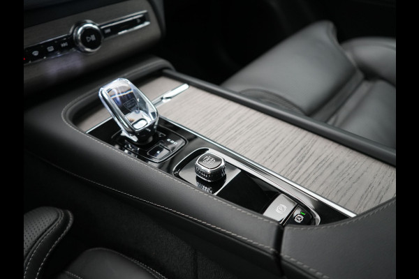 Volvo XC90 T8 Recharge AWD Plus Dark 7 Persoons LONG RANGE PHEV 455pk Dealer O.H. | Trekhaak Af Fabriek | Luchtvering | Adaptive Cruise | 360 Camera | Harman / Kardon | Lederen Sportstoelen Memory & Ventilatie | Keyless | Blis | Google Assistent | Stuur & Stoelen Verwarmd  | Plug In Hybrid |