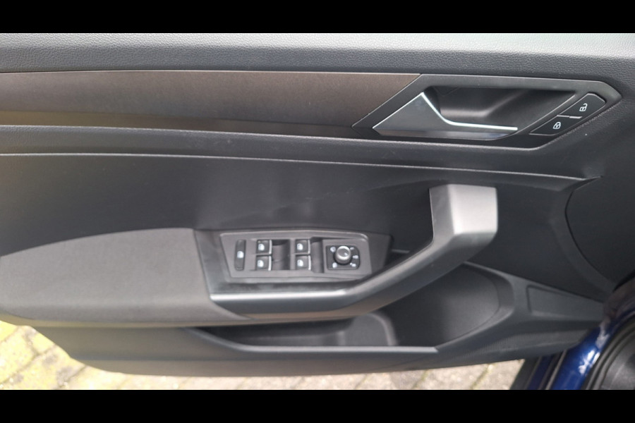 Volkswagen T-Roc 1.5 TSI Sport Automaat*Nav*Pdc*Cruise*Trekhaak*Enz