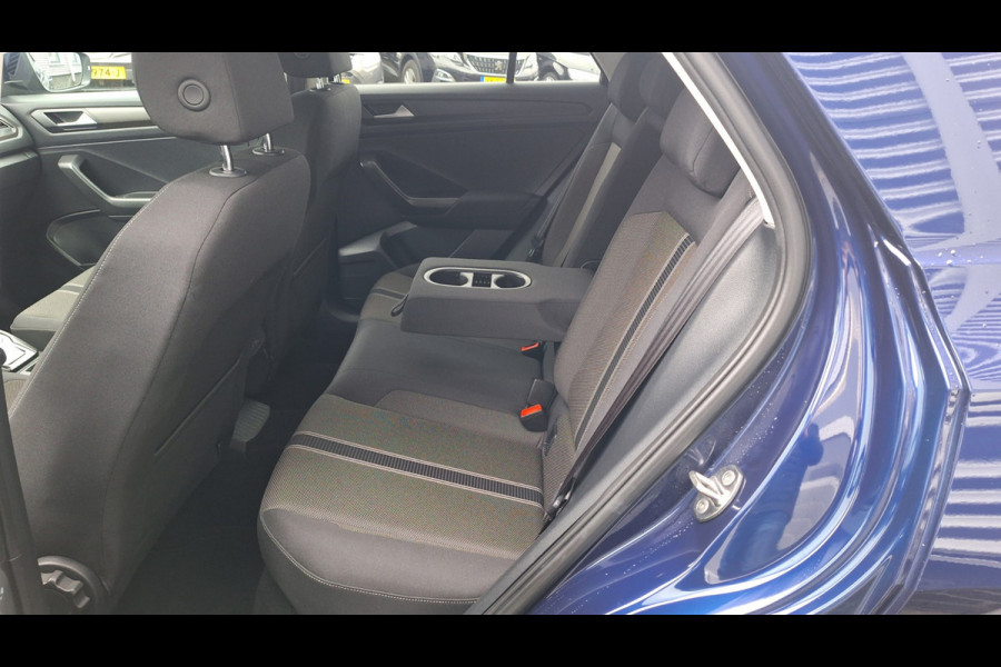 Volkswagen T-Roc 1.5 TSI Sport Automaat*Nav*Pdc*Cruise*Trekhaak*Enz