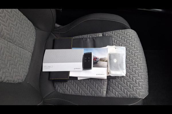 Renault Kadjar 1.3 TCe Limited/Automaat/Nav*Pdc*Trekhaak*1500kg trekgewicht*Enz