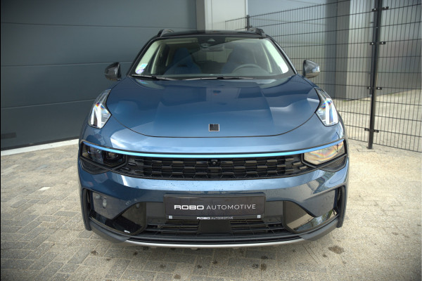 Lynk & Co 01 1.5 | Panoramadak | Stoelverwarming | Keyless | Apple Carplay | Adaptive Cruise Control | Infinity | Navigatie | Camera | Parkeersensoren |