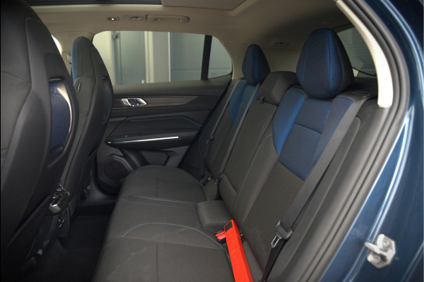 Lynk & Co 01 1.5 | Panoramadak | Stoelverwarming | Keyless | Apple Carplay | Adaptive Cruise Control | Infinity | Navigatie | Camera | Parkeersensoren |