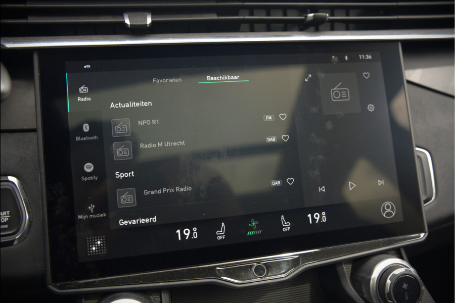 Lynk & Co 01 1.5 | Panoramadak | Stoelverwarming | Keyless | Apple Carplay | Adaptive Cruise Control | Infinity | Navigatie | Camera | Parkeersensoren |