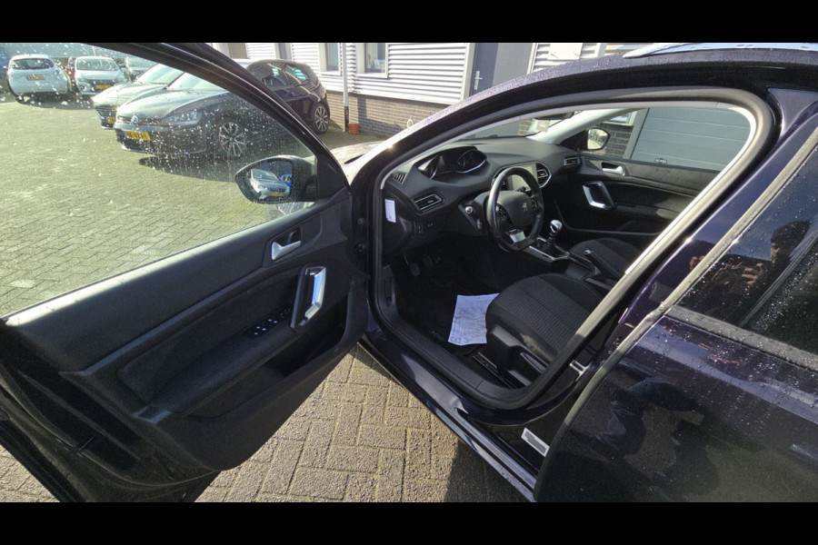 Peugeot 308 SW 1.2 PureTech Blue Lease Executive