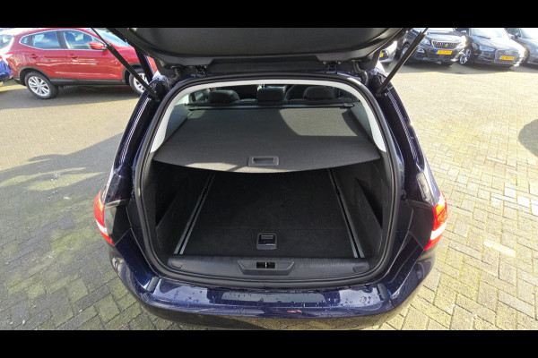 Peugeot 308 SW 1.2 PureTech Blue Lease Executive