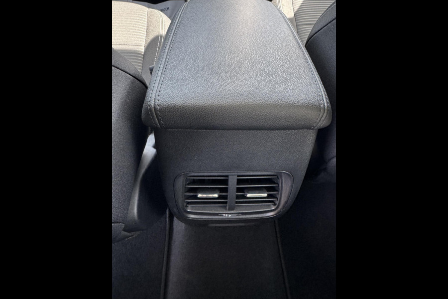 Ford Kuga 2.5 Duratec FHEV Titanium CVT 190pk | Winter Pack | Head Up Display | Trekhaak