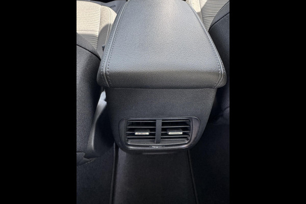 Ford Kuga 2.5 Duratec FHEV Titanium CVT 190pk | Winter Pack | Head Up Display | Trekhaak
