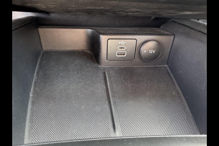 Ford Kuga 2.5 Duratec FHEV Titanium CVT 190pk | Winter Pack | Head Up Display | Trekhaak
