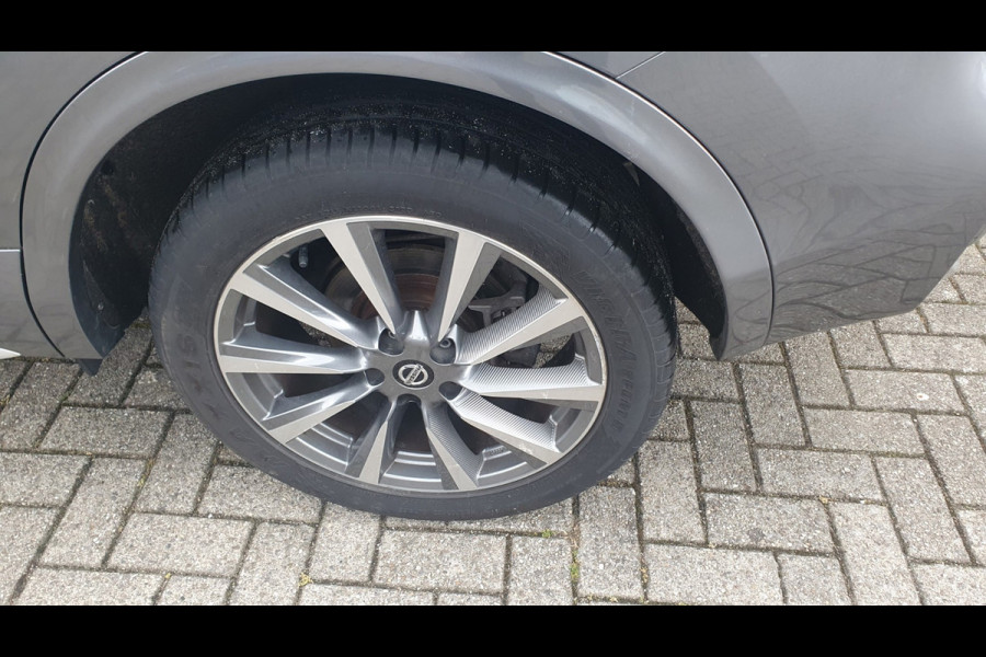 Nissan QASHQAI 1.3 DIG-T Tekna +