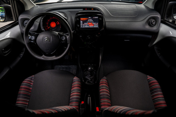 Citroën C1 1.0 VTi Camera LED Airco Cruise C. Stoelverwarm. Navi Apple Carplay Android Auto BTW auto! 1e Eigenaar! Dealer onderhouden!