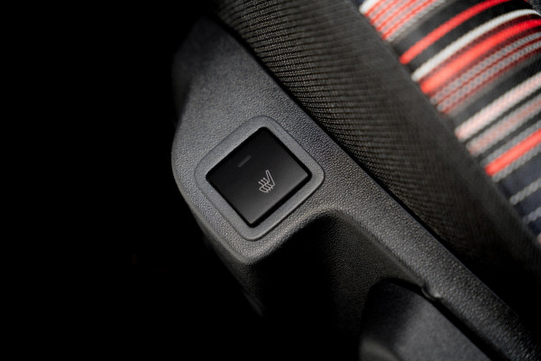 Citroën C1 1.0 VTi Camera LED Airco Cruise C. Stoelverwarm. Navi Apple Carplay Android Auto BTW auto! 1e Eigenaar! Dealer onderhouden!