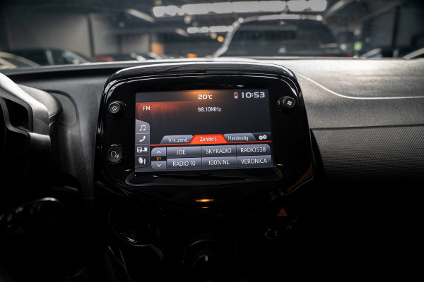 Citroën C1 1.0 VTi Camera LED Airco Cruise C. Stoelverwarm. Navi Apple Carplay Android Auto BTW auto! 1e Eigenaar! Dealer onderhouden!