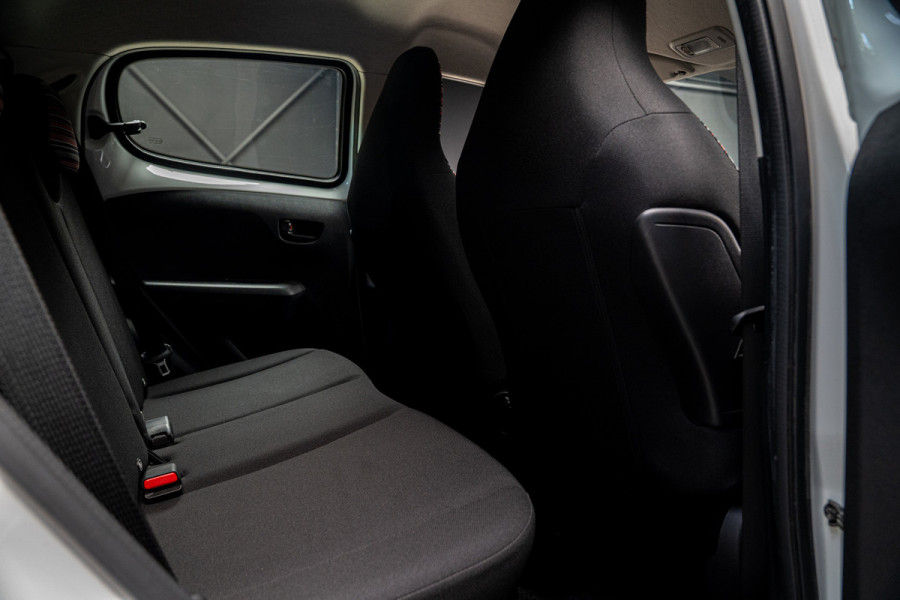 Citroën C1 1.0 VTi Camera LED Airco Cruise C. Stoelverwarm. Navi Apple Carplay Android Auto BTW auto! 1e Eigenaar! Dealer onderhouden!