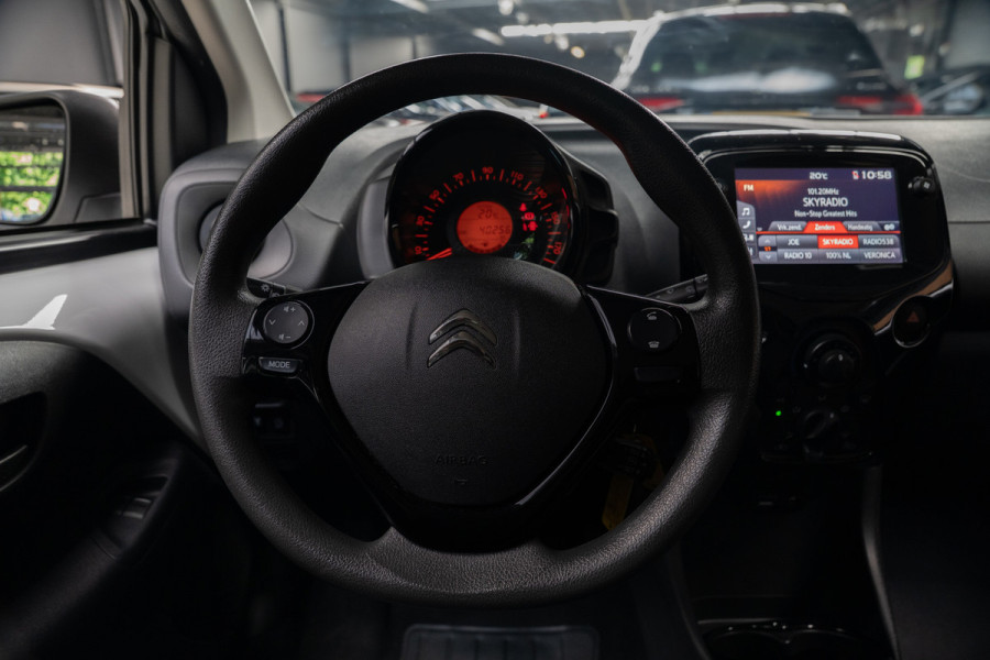 Citroën C1 1.0 VTi Camera LED Airco Cruise C. Stoelverwarm. Navi Apple Carplay Android Auto BTW auto! 1e Eigenaar! Dealer onderhouden!